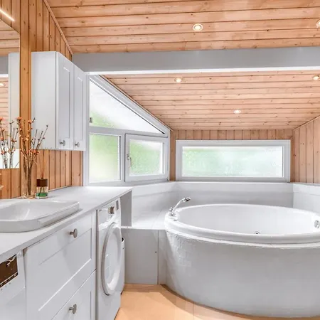 Gunborg - 2-5km From The Sea By Interhome Nyaraló *